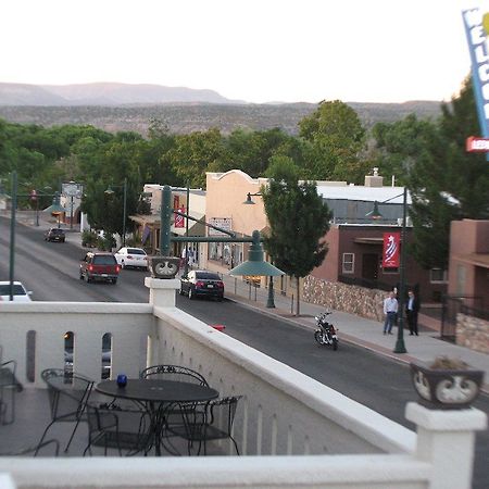 Cottonwood Hotel Exterior photo