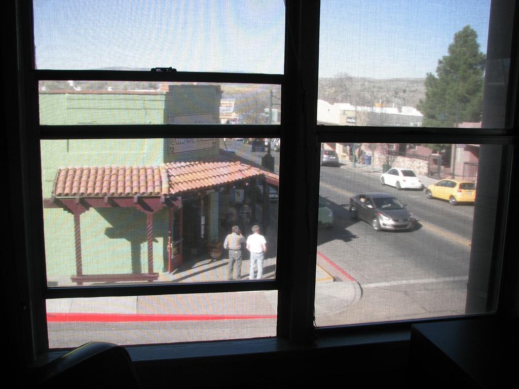 Cottonwood Hotel Room photo